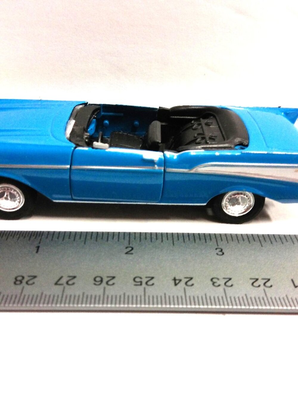 Welly 1957 Chevrolet Bel Air Convertible Blue 1:38 Scale Pull-Back Defect 42357